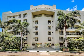 Charming Condo With Ocean-view, Pool & Balcony