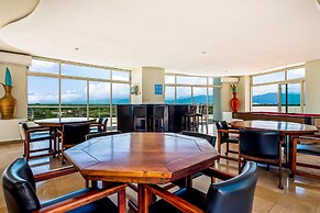 Charming Condo With Ocean-view, Pool & Balcony