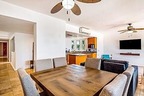Charming Condo With Ocean-view, Pool & Balcony