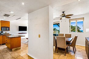 Charming Condo With Ocean-view, Pool & Balcony