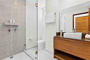 Relaxing Condo With Rooftop Pool, Oceanview Balcony & Walkable Beach A