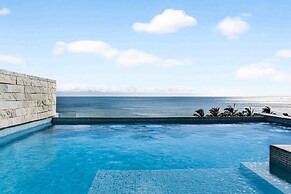 Relaxing Condo With Rooftop Pool, Oceanview Balcony & Walkable Beach A