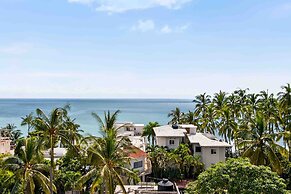 Relaxing Condo With Rooftop Pool, Oceanview Balcony & Walkable Beach A