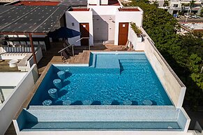 Relaxing Condo With Rooftop Pool, Oceanview Balcony & Walkable Beach A