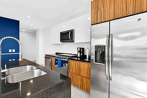 Relaxing Condo With Rooftop Pool, Oceanview Balcony & Walkable Beach A