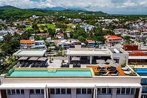 Modern Waterfront Condo With Shared Pool, Balcony, and Washer/dryer