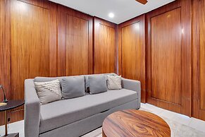 Modern Waterfront Condo With Shared Pool, Balcony, and Washer/dryer