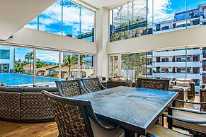 Bright Coastal Condo With Pool Access, Private Balcony & Fast Wi-fi