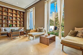 Oceanfront Studio With Infinity Pool, Breathtaking Views & Beach Acces