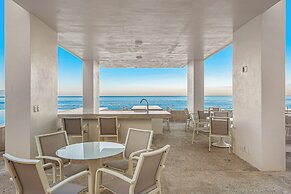 Oceanfront Studio With Infinity Pool, Breathtaking Views & Beach Acces