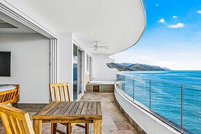 Modern Condo With Ocean Views, Rooftop Infinity Pool & Central AC