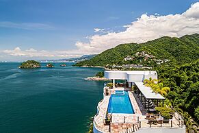 Modern Condo With Ocean Views, Rooftop Infinity Pool & Central AC