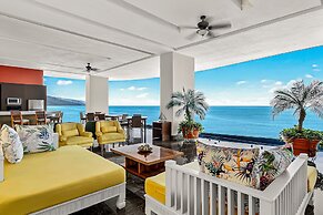 Modern Condo With Ocean Views, Rooftop Infinity Pool & Central AC