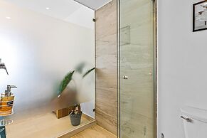 Modern Oceanfront Studio With Breathtaking Sunsets, Heated Pools & Bea