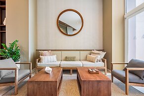 Modern Oceanfront Studio With Breathtaking Sunsets, Heated Pools & Bea