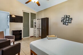 Cozy Condo With Loft, Private Balcony and Gorgeous Shared Pool