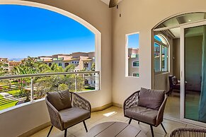 Cozy Condo With Loft, Private Balcony and Gorgeous Shared Pool