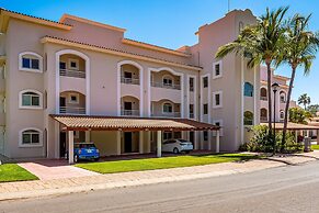 Cozy Condo With Loft, Private Balcony and Gorgeous Shared Pool