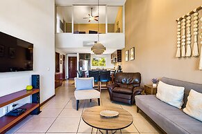 Cozy Condo With Loft, Private Balcony and Gorgeous Shared Pool
