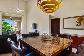 Cozy Condo With Loft, Private Balcony and Gorgeous Shared Pool