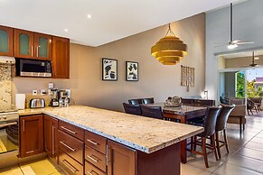 Cozy Condo With Loft, Private Balcony and Gorgeous Shared Pool