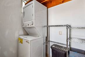 Cozy Condo With Loft, Private Balcony and Gorgeous Shared Pool