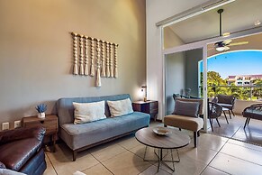 Cozy Condo With Loft, Private Balcony and Gorgeous Shared Pool