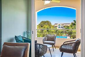 Cozy Condo With Loft, Private Balcony and Gorgeous Shared Pool