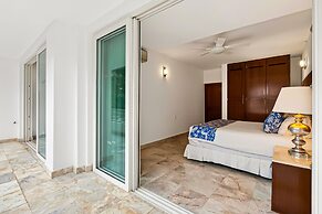 Spacious Suite With Wraparound Terrace, Rooftop Infinity Pool & Resort