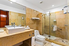 Spacious Suite With Wraparound Terrace, Rooftop Infinity Pool & Resort