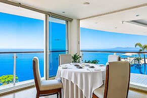 Spacious Suite With Wraparound Terrace, Rooftop Infinity Pool & Resort