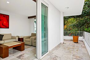 Spacious Suite With Wraparound Terrace, Rooftop Infinity Pool & Resort
