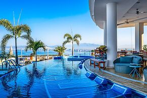 Spacious Suite With Wraparound Terrace, Rooftop Infinity Pool & Resort