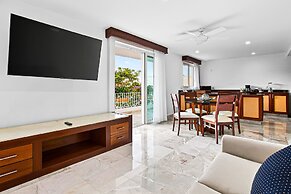 Spacious Suite With Wraparound Terrace, Rooftop Infinity Pool & Resort