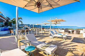 Spacious Suite With Wraparound Terrace, Rooftop Infinity Pool & Resort