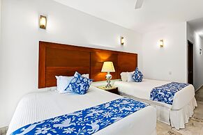 Spacious Suite With Wraparound Terrace, Rooftop Infinity Pool & Resort