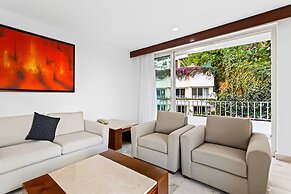 Spacious Suite With Wraparound Terrace, Rooftop Infinity Pool & Resort