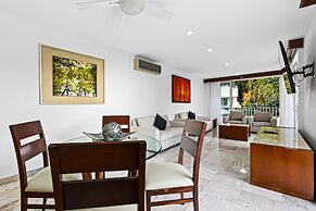 Spacious Suite With Wraparound Terrace, Rooftop Infinity Pool & Resort