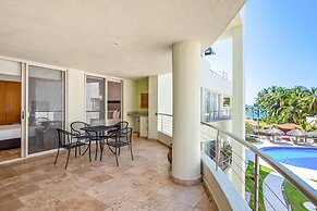 Ocean-view Condo With Resort Pool & Sundeck