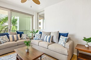 Ocean-view Condo With Resort Pool & Sundeck