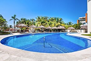 Ocean-view Condo With Resort Pool & Sundeck