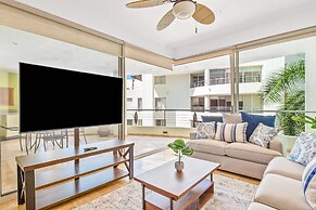 Ocean-view Condo With Resort Pool & Sundeck