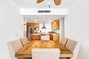 Ocean-view Condo With Resort Pool & Sundeck