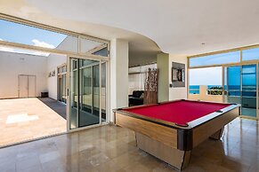 Ocean-view Condo With Resort Pool & Sundeck