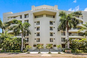 Ocean-view Condo With Resort Pool & Sundeck