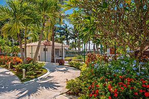 Bright Coastal Apartment With Pool, Balcony & Beach Access Close by