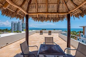 Bright Coastal Apartment With Pool, Balcony & Beach Access Close by