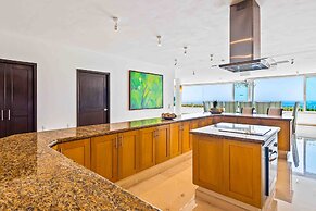 Elegant Multi-level Penthouse With Rooftop Jacuzzi, bay Views, Pool & 