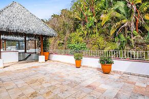 Elegant Multi-level Penthouse With Rooftop Jacuzzi, bay Views, Pool & 