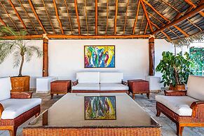 Elegant Multi-level Penthouse With Rooftop Jacuzzi, bay Views, Pool & 